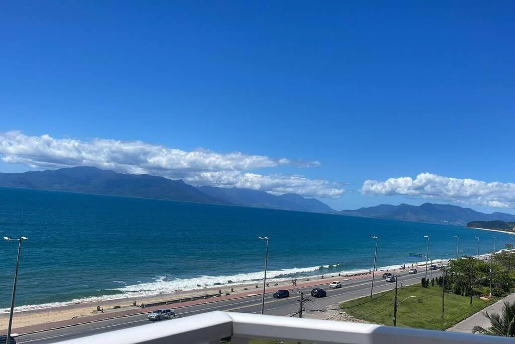 Apartamento Beira Mar - Praia Massaguacu คารากัวตาตูบา ภายนอก รูปภาพ